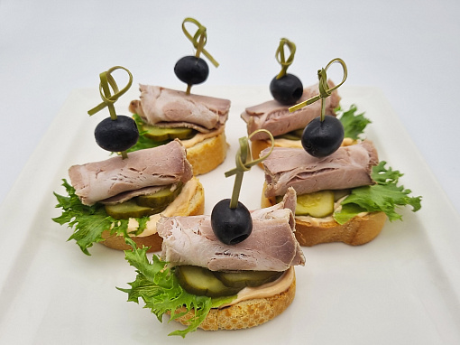 Bruschetta with baked pork, 5 pcs