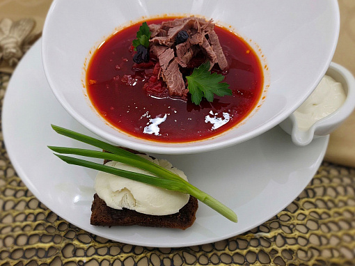 Борщ с говяжьей грудинкой